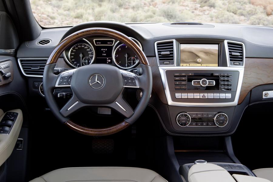  Mercedes-Benz M-Class 2011 года  (фото 2 из 45)